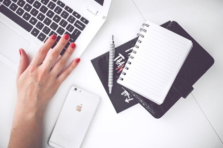 earnning money as a blogger working from home