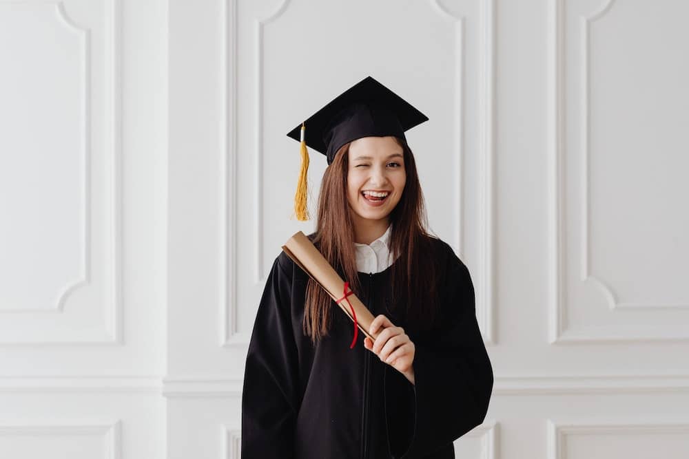 tips for paying off student loans when you graduate college
